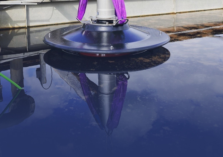 SurfCleaner oil skimmer separator hybrid removes oil during wastewater treatment